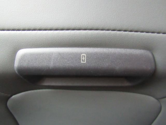 Used 2025 Ford Expedition Active image 33