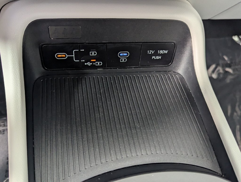 Certified 2025 Hyundai Kona SEL FWD image 23