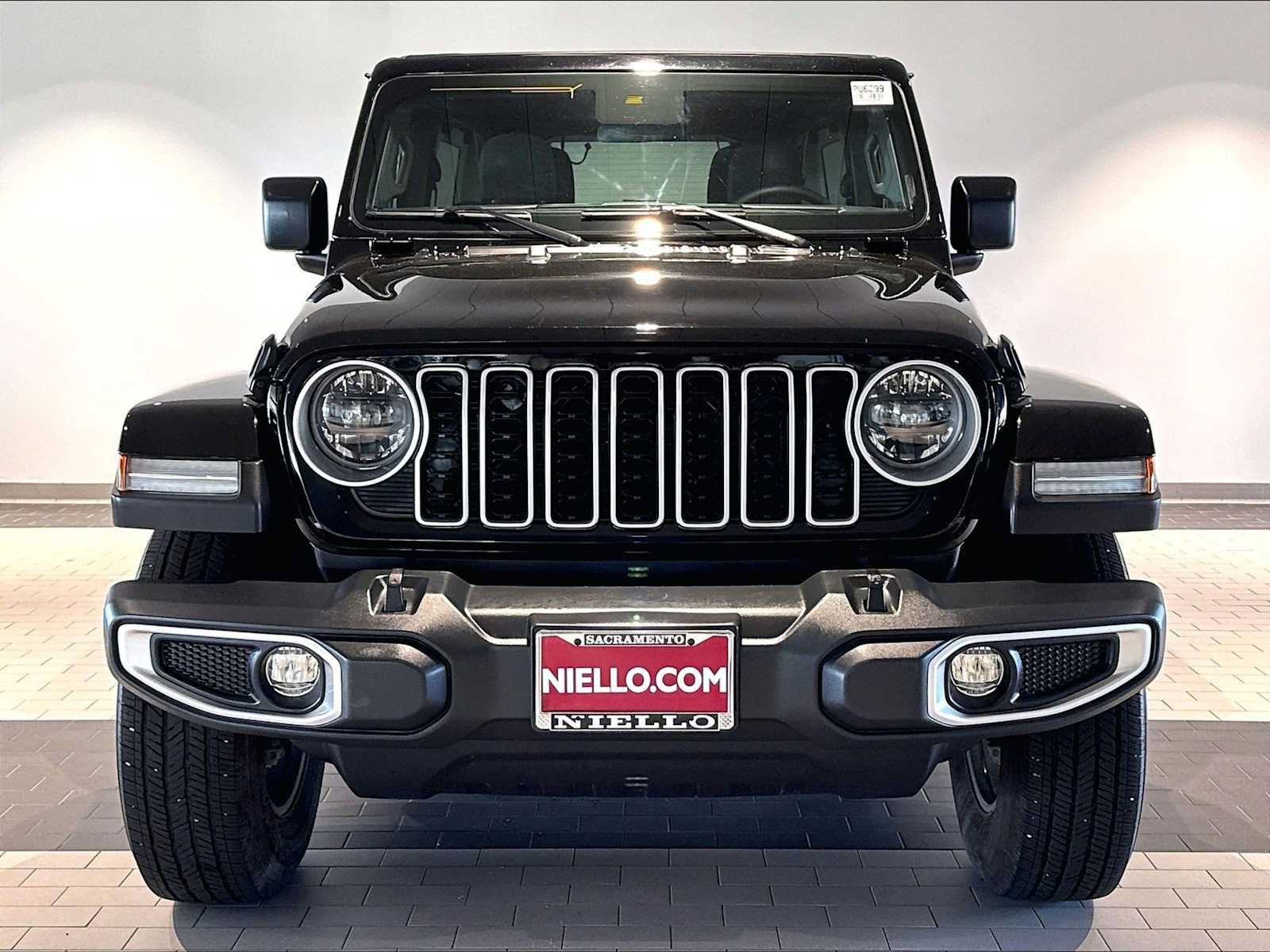 Used 2024 Jeep Wrangler Unlimited Sahara w/ Safety Group AWD/4WD image 13