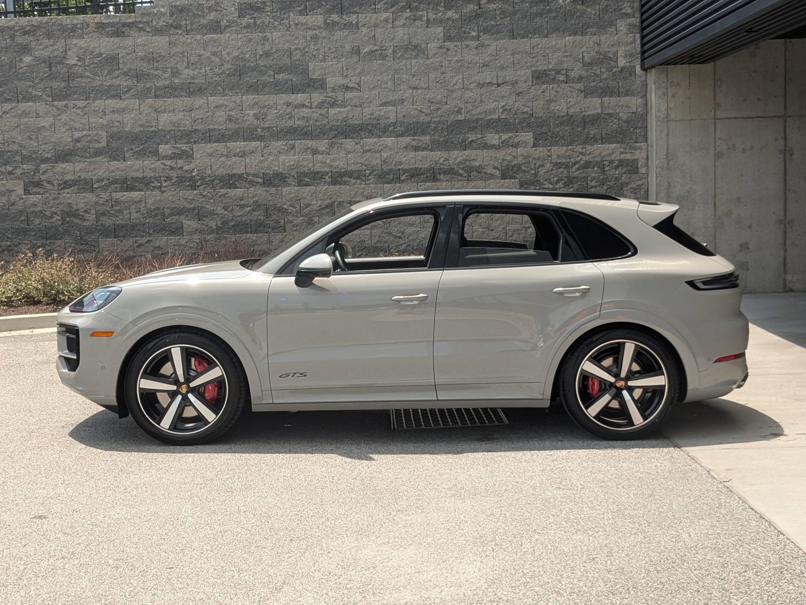 New 2026 Porsche Cayenne GTS AWD/4WD image 2