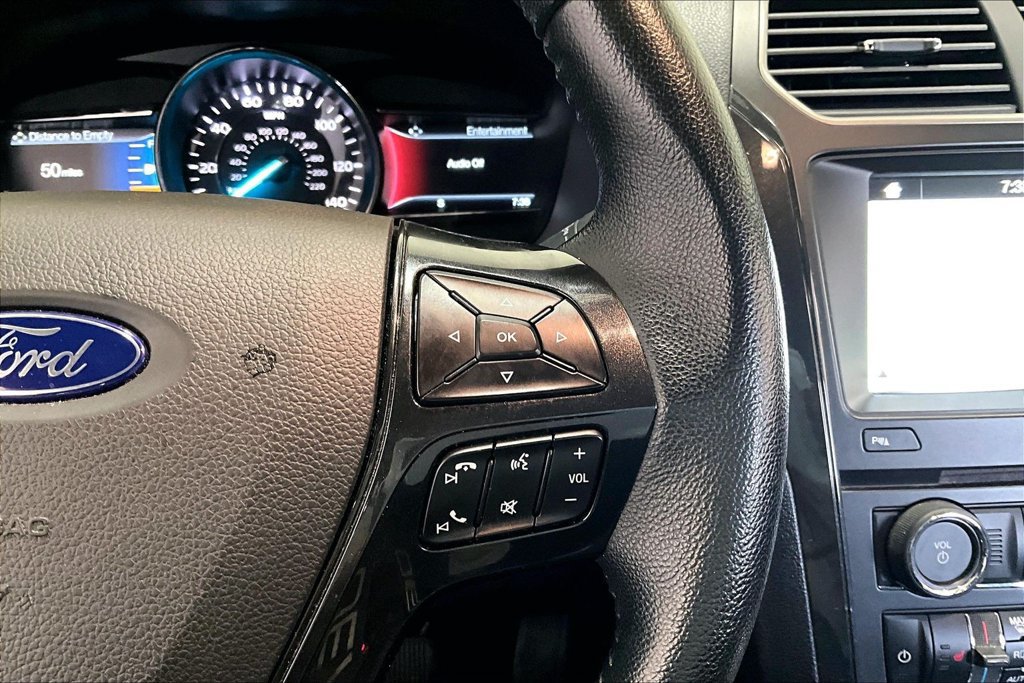 Used 2018 Ford Explorer XLT w/ XLT Appearance Package AWD/4WD image 12