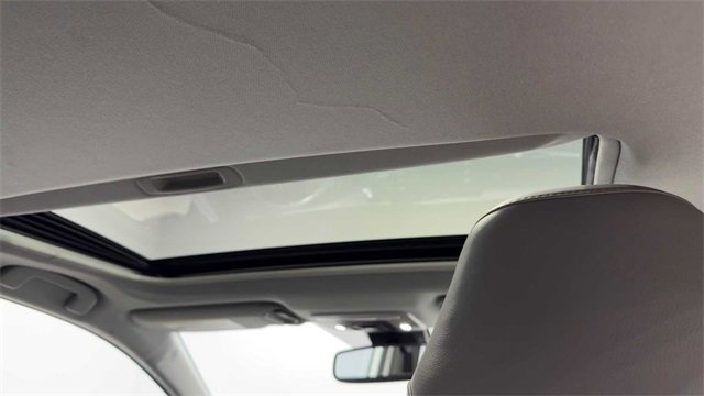 Used 2021 Toyota Camry SE w/ Convenience Package image 19