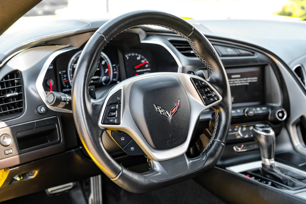 Used 2019 Chevrolet Corvette Stingray Coupe w/ 1LT RWD image 12