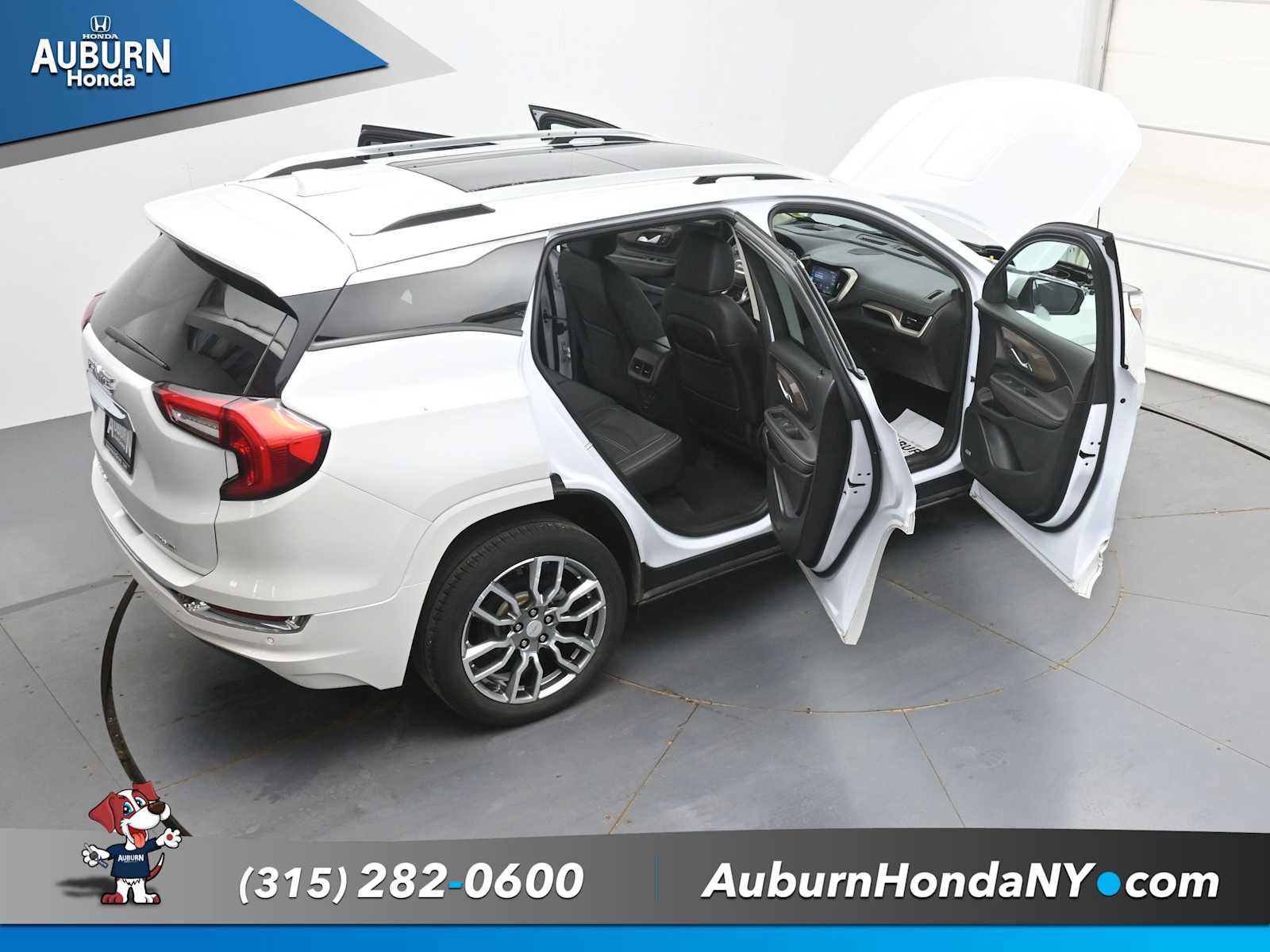 Used 2022 GMC Terrain Denali w/ Denali Premium Package AWD/4WD image 41