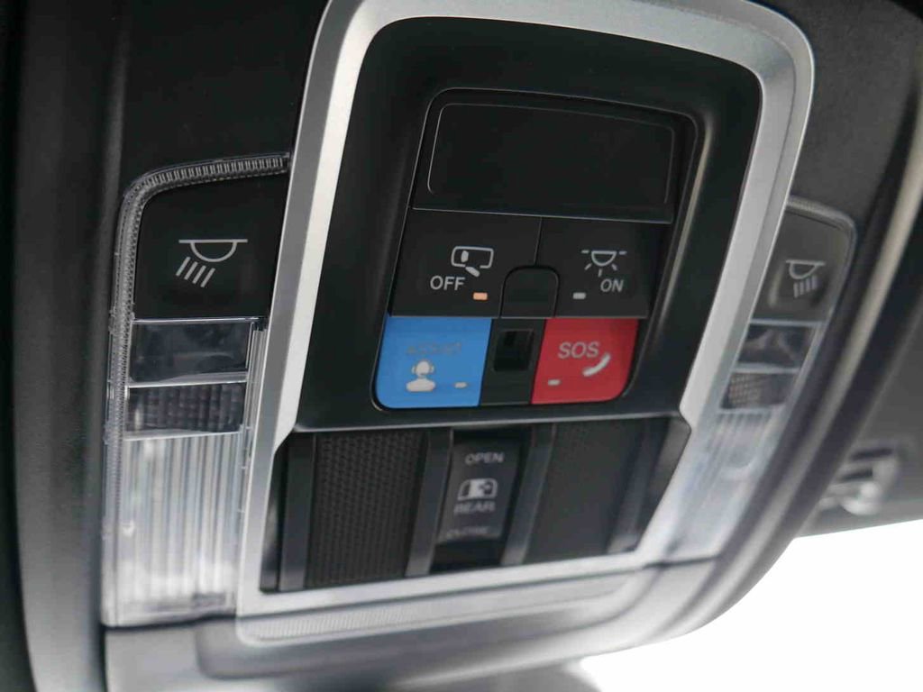 Certified 2025 RAM 1500 Laramie image 40