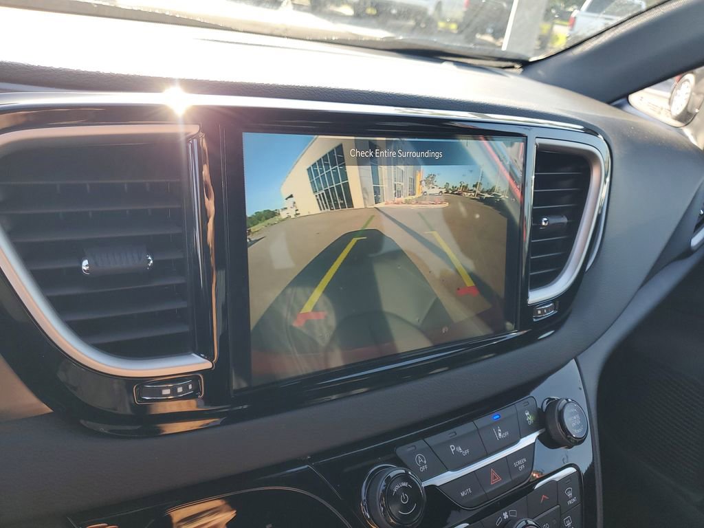 New 2025 Chrysler Voyager LX FWD image 17