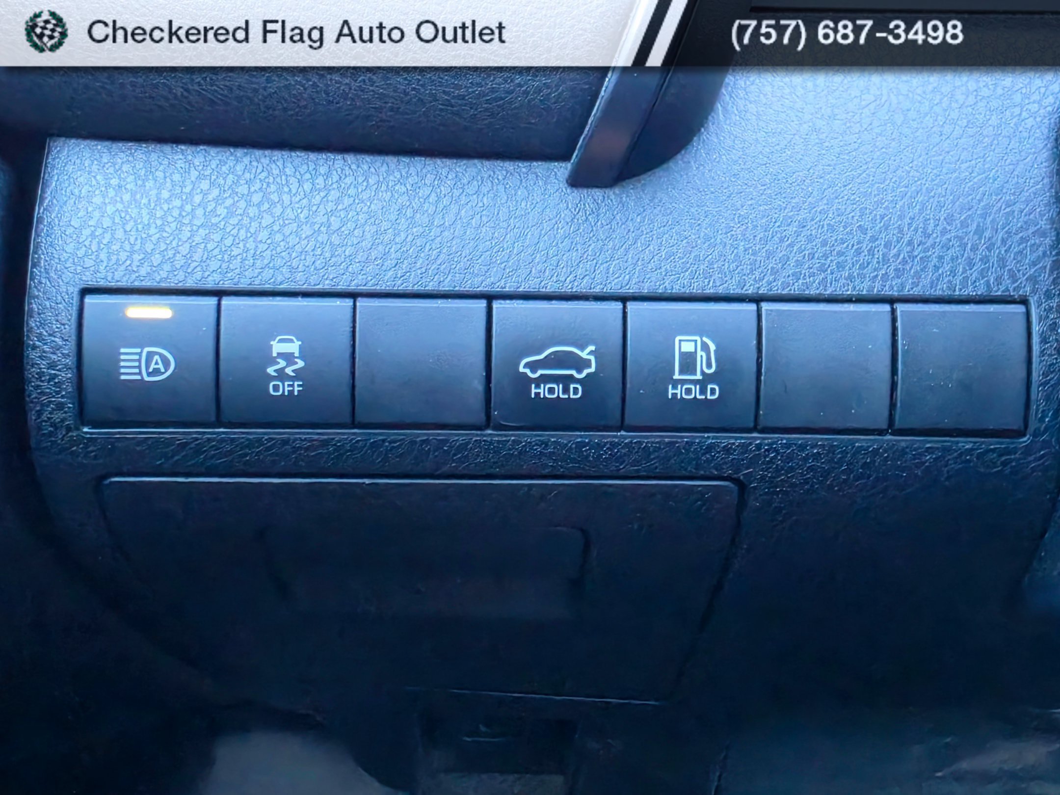 Used 2020 Toyota Camry LE FWD image 10