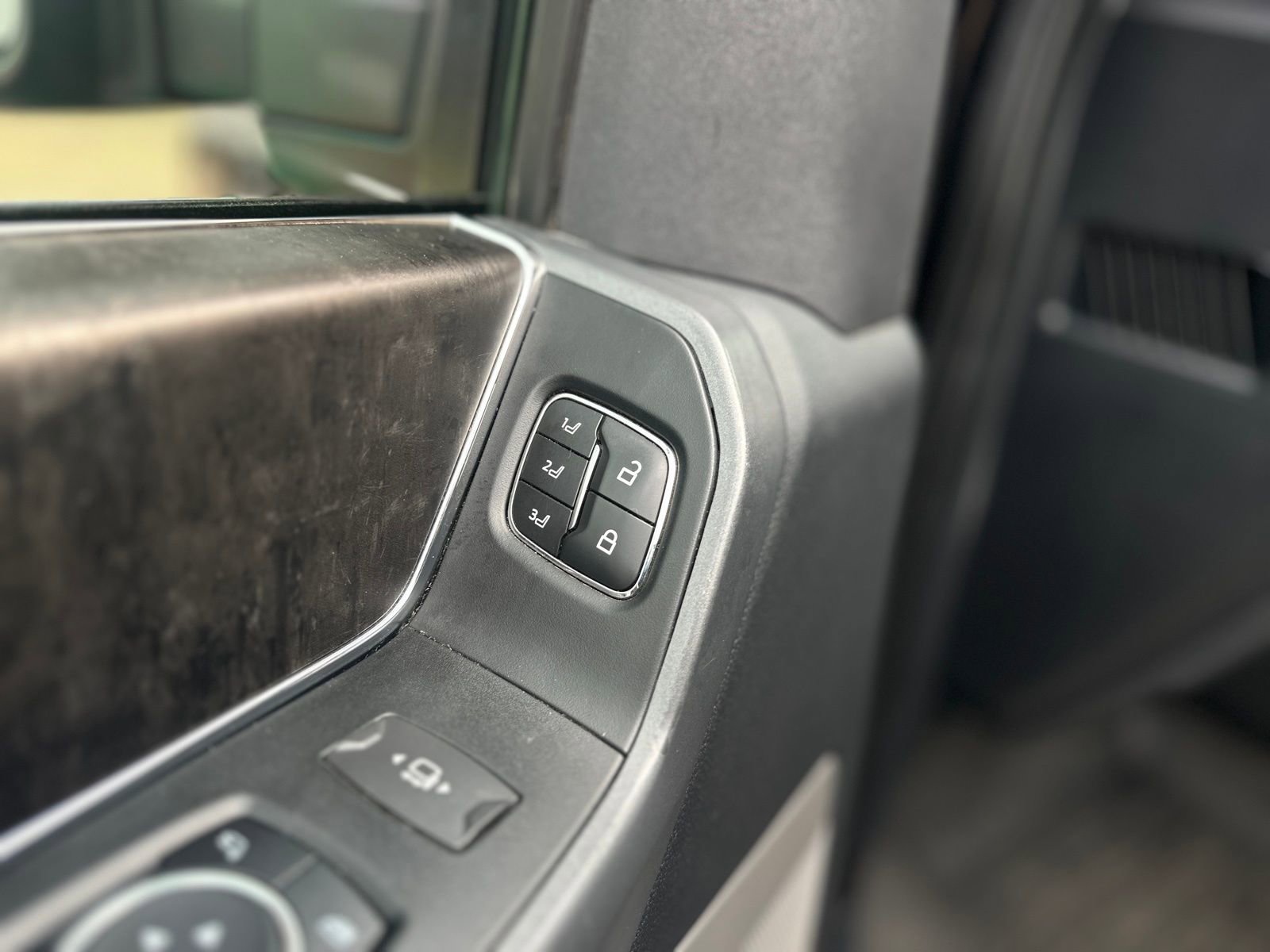 Used 2023 Ford F350 Lariat w/ Lariat Ultimate Package image 30