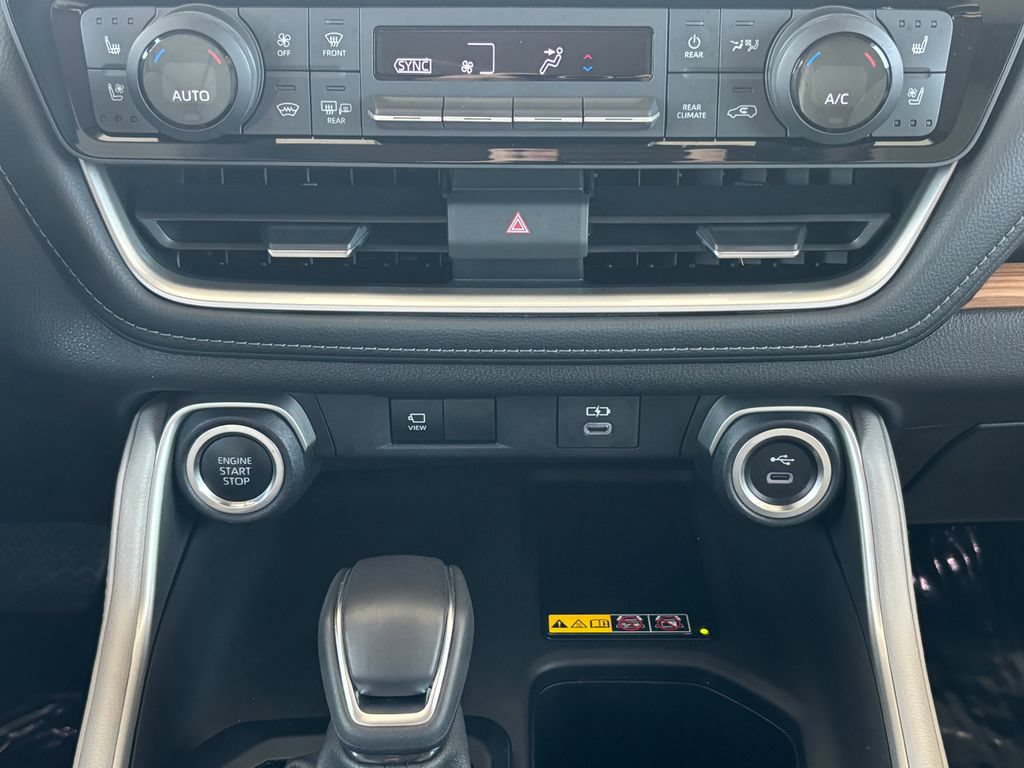 Used 2024 Toyota Grand Highlander AWD image 15