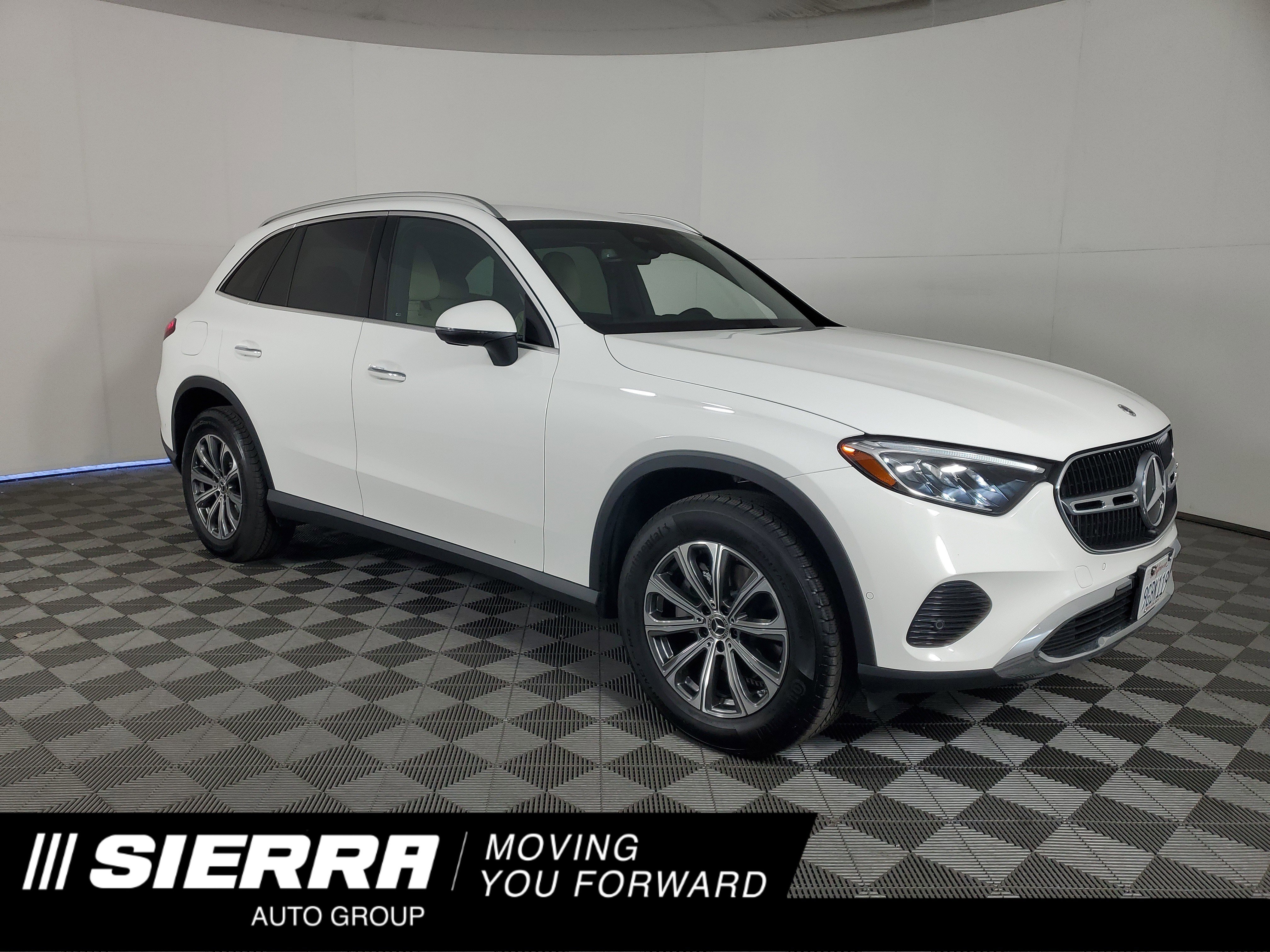 Used 2023 Mercedes-Benz GLC 300 image 1