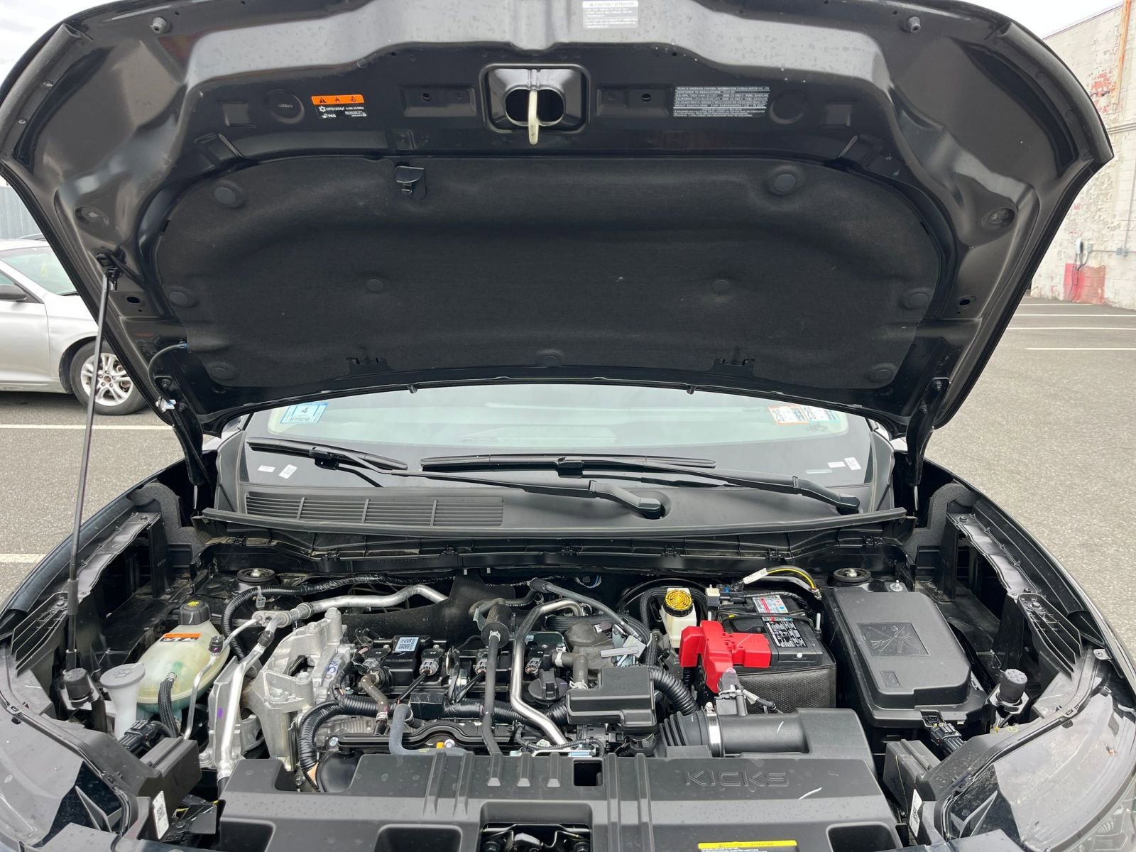 Used 2025 Nissan Kicks SV image 30