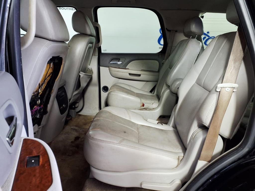 Used 2007 GMC Yukon SLT w/ SLT Preferred Equipment Group RWD image 10