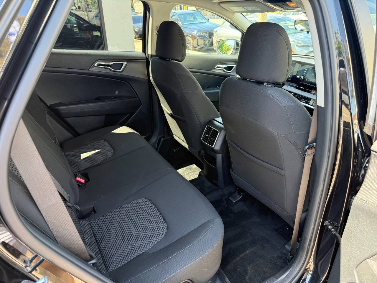 Used 2023 Kia Sportage LX AWD/4WD image 31