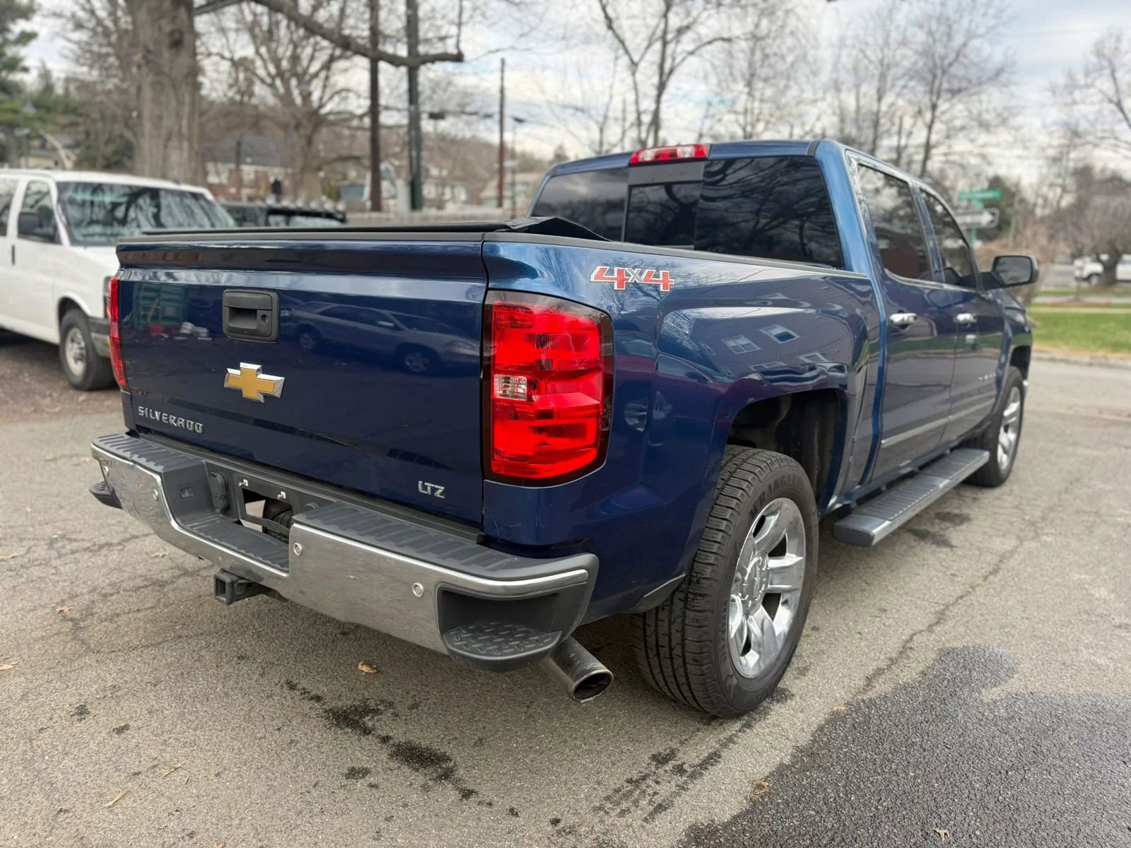 Used 2015 Chevrolet Silverado 1500 LTZ w/ LTZ Plus Package AWD/4WD image 4