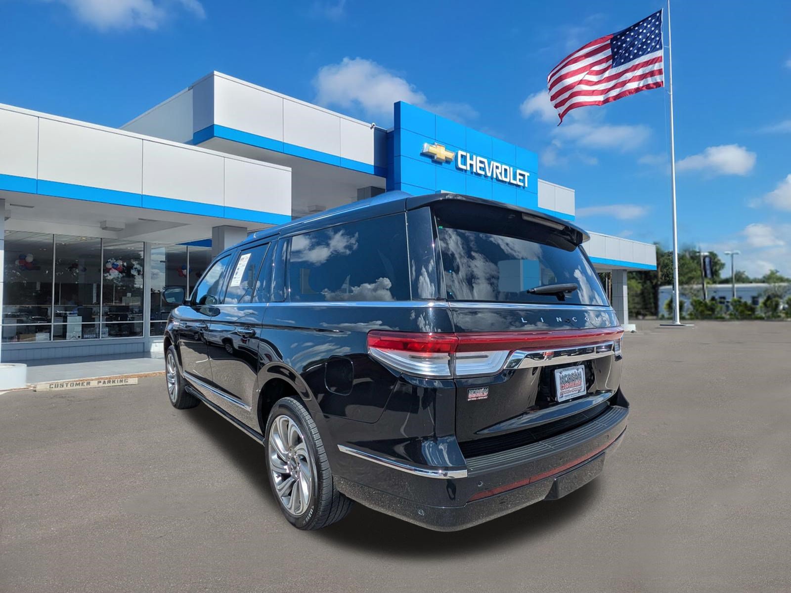Used 2023 Lincoln Navigator L Reserve AWD/4WD image 5