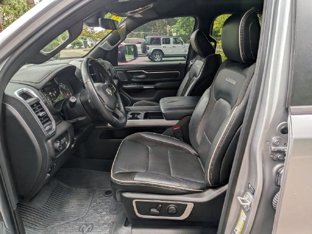 Used 2023 RAM 1500 Laramie AWD/4WD image 9