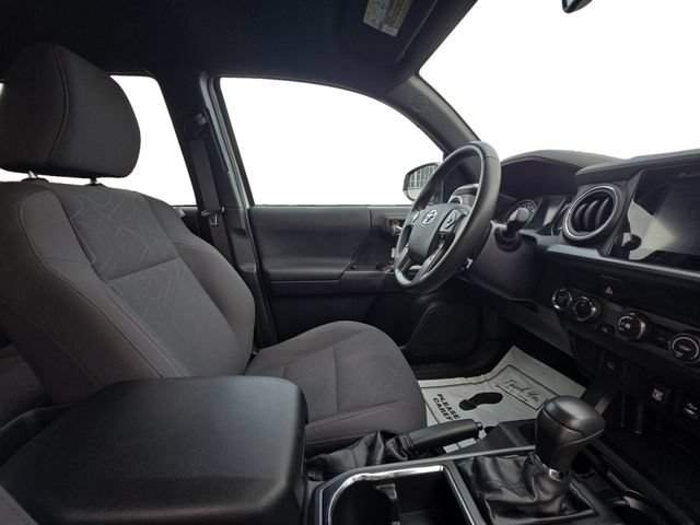 Certified 2019 Toyota Tacoma TRD Off-Road AWD/4WD image 15