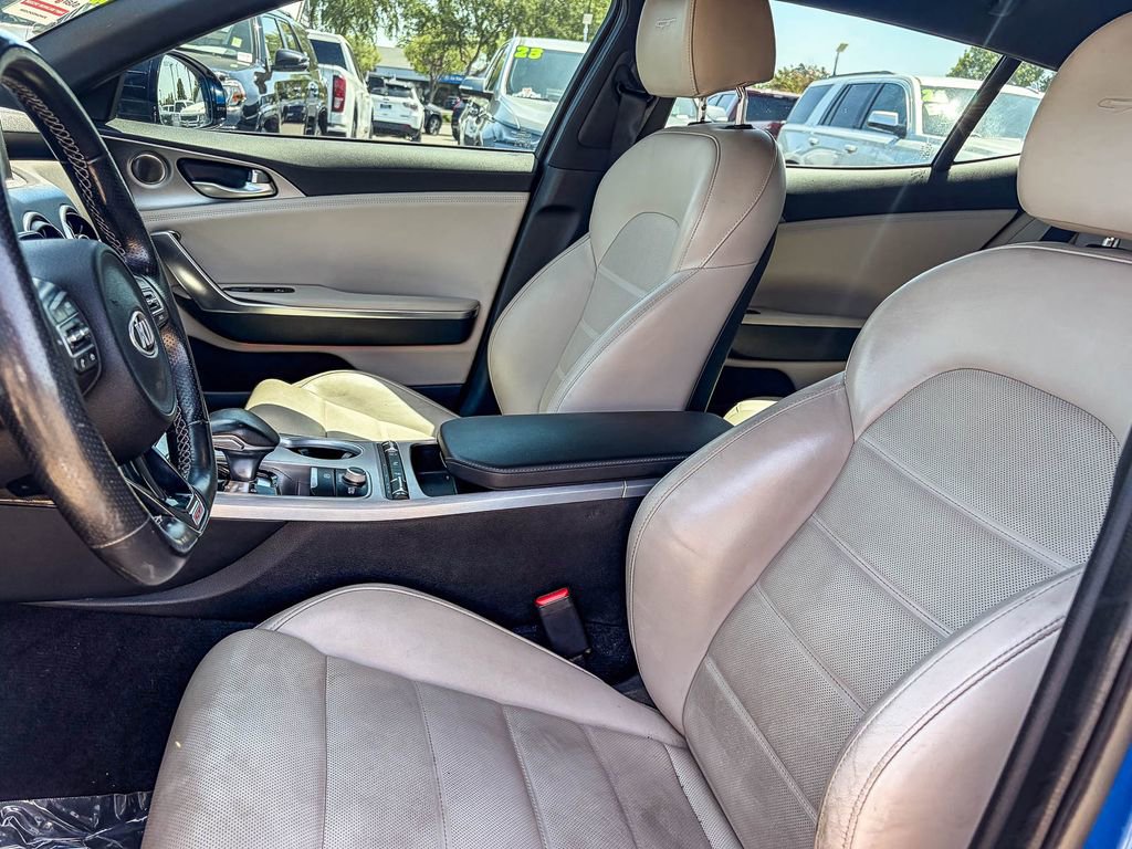 Used 2018 Kia Stinger GT2 AWD/4WD image 9