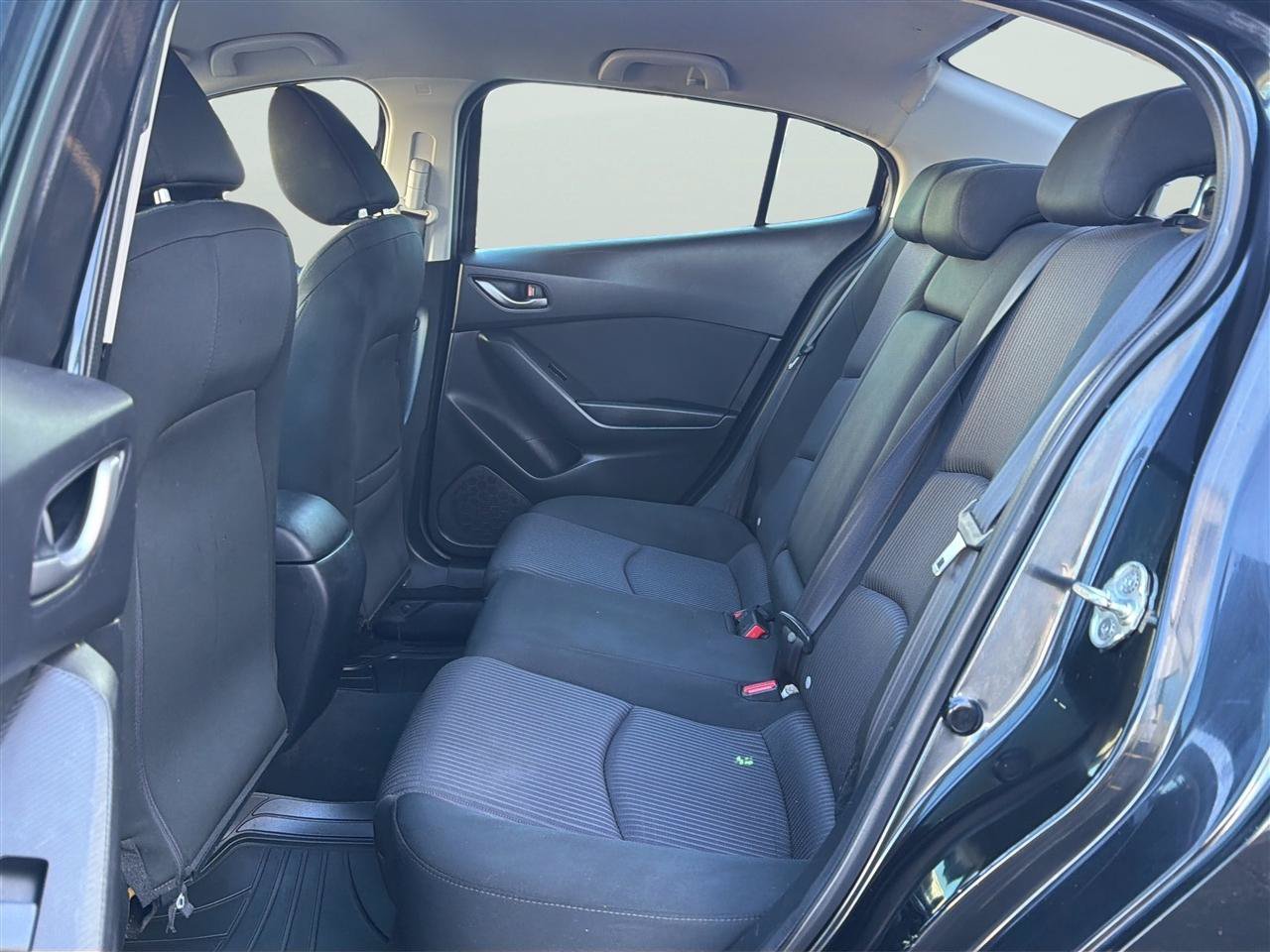 Used 2015 MAZDA MAZDA3 i Touring FWD image 14