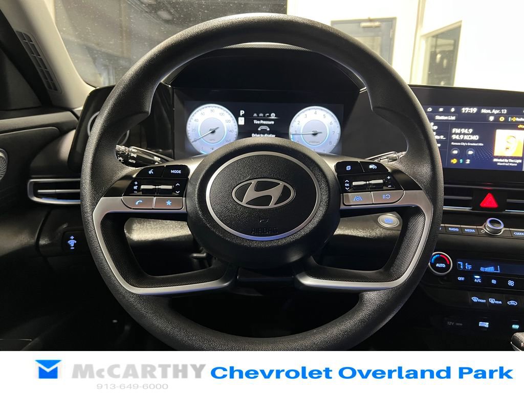 Used 2024 Hyundai Elantra SEL FWD image 12