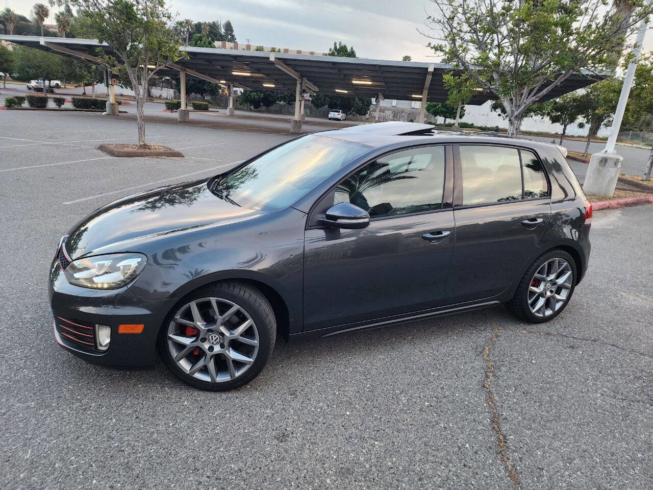 Used 2013 Volkswagen GTI Driver's Edition FWD image 9