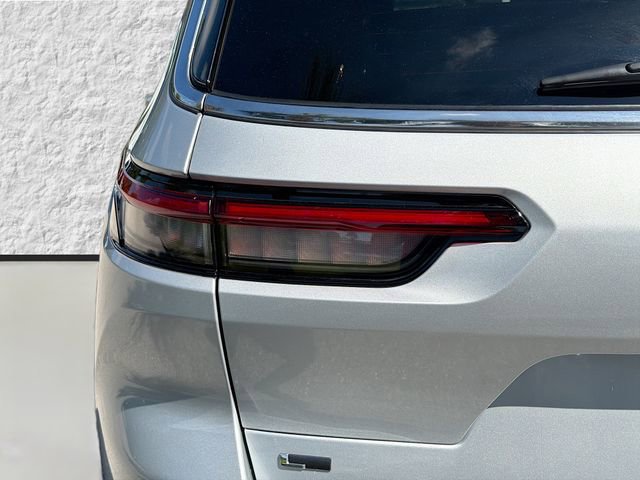 Used 2023 Jeep Grand Cherokee L Laredo image 10