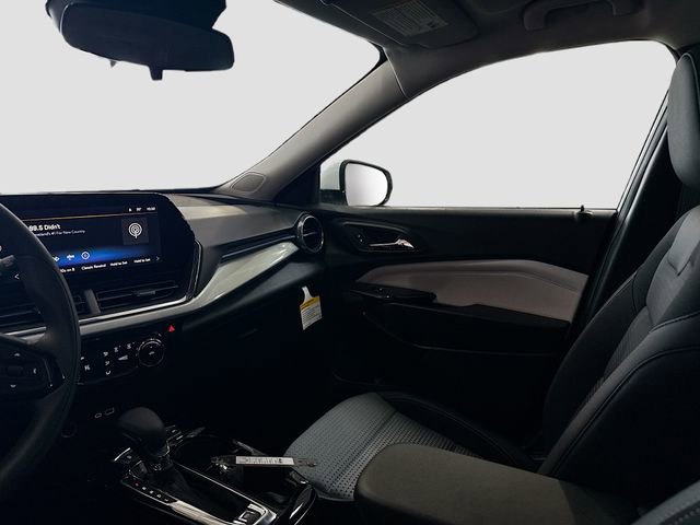 New 2026 Chevrolet Trax LT w/ LPO, Blackout Package image 22