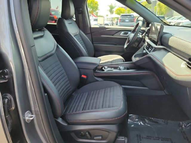 Used 2026 Ford Explorer ST-Line w/ ST-Line Street Pack RWD image 17