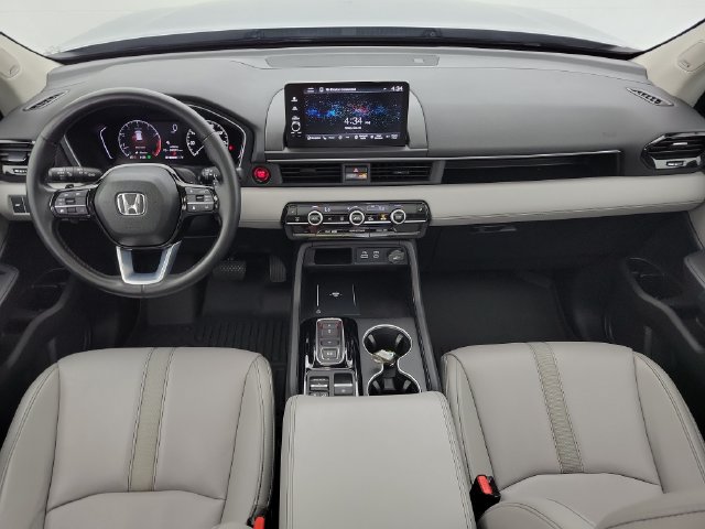 Used 2024 Honda Pilot Touring image 16