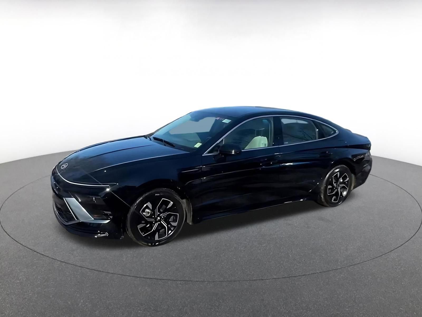 Used 2025 Hyundai Sonata SEL FWD image 4