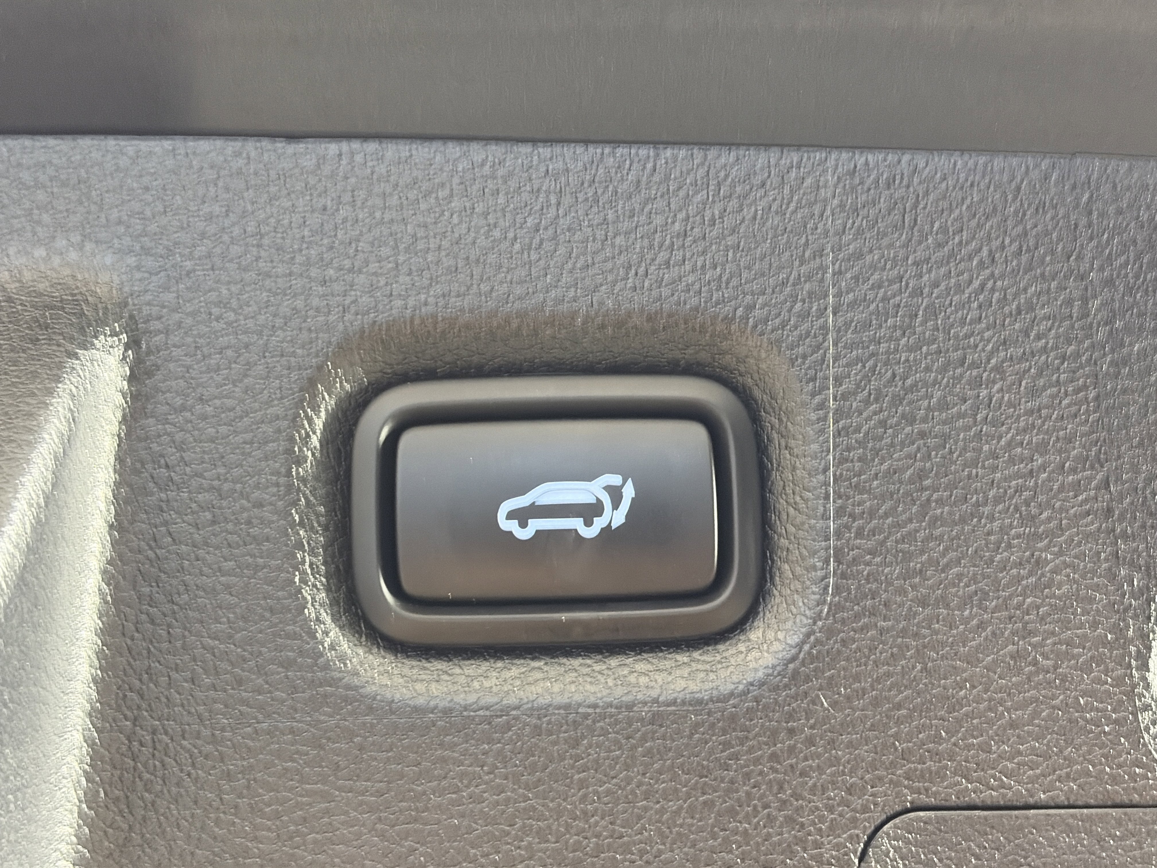 Used 2023 Hyundai Santa Fe Limited w/ Cargo Package image 15