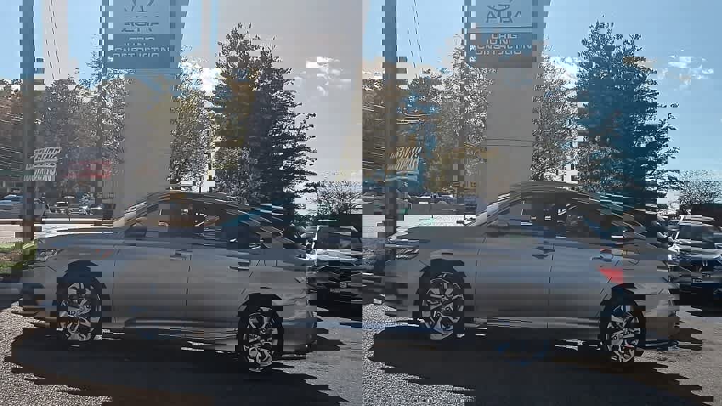 Used 2019 Honda Accord LX image 2