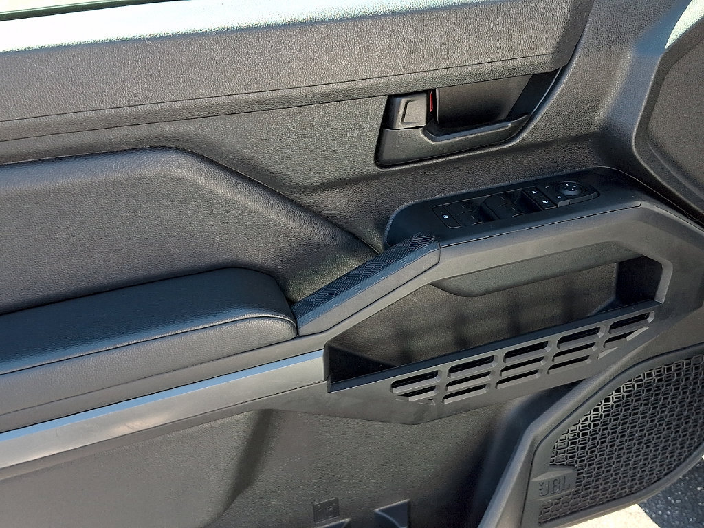 Used 2024 Toyota Tacoma SR5 AWD/4WD image 12