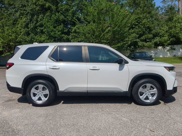 Used 2023 Honda Pilot LX image 3