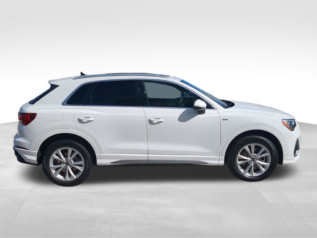 Used 2022 Audi Q3 2.0T Premium AWD/4WD image 2