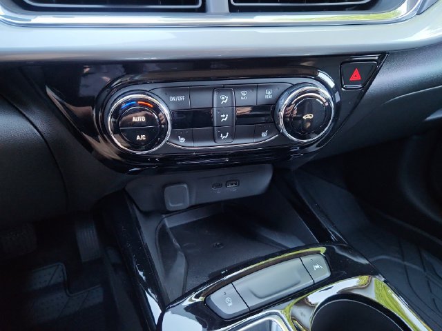 New 2026 Chevrolet Trax LT w/ Sunroof Package FWD image 28