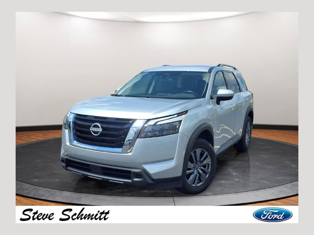 Used 2024 Nissan Pathfinder SV
