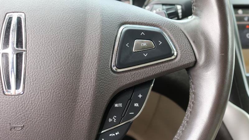 Used 2017 Lincoln MKC Select w/ Lincoln MKC Climate Package FWD image 11
