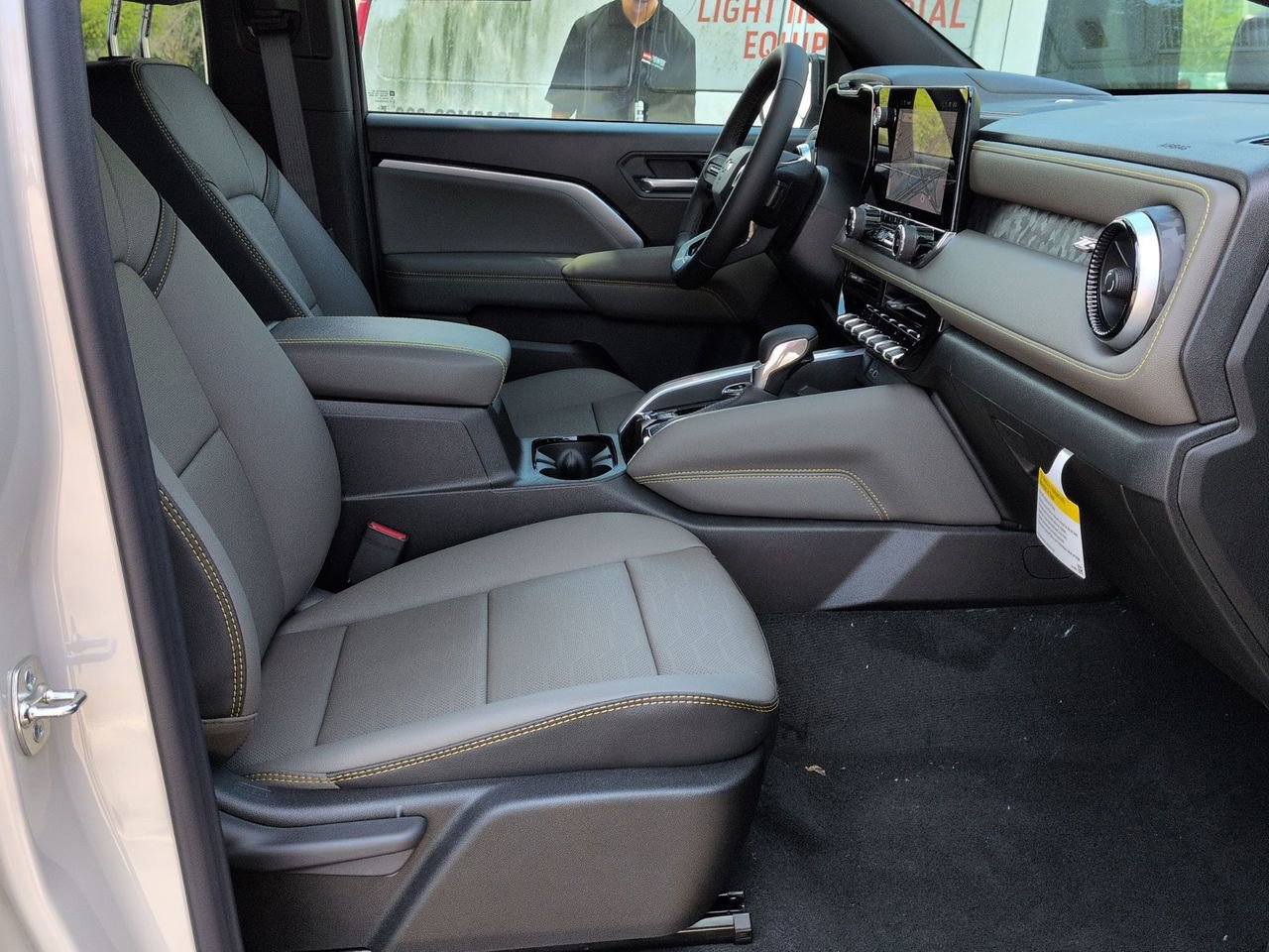 New 2026 Chevrolet Colorado ZR2 w/ Technology Package AWD/4WD image 26