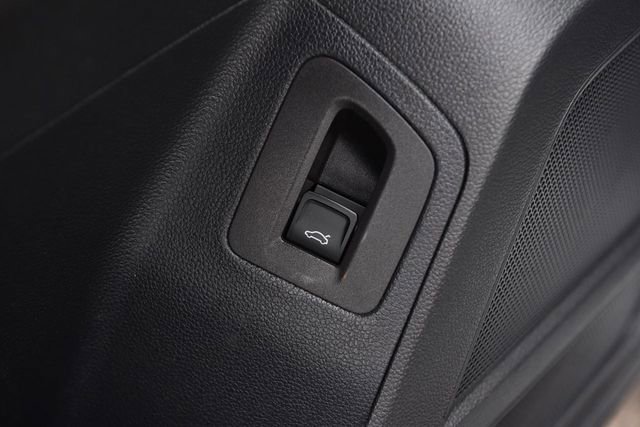 Certified 2023 Volkswagen Atlas SE w/ Black Wheel Package image 9