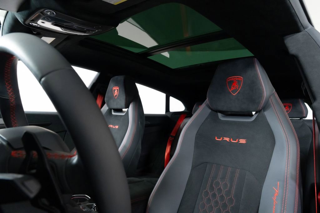 Used 2024 Lamborghini Urus Performante image 43