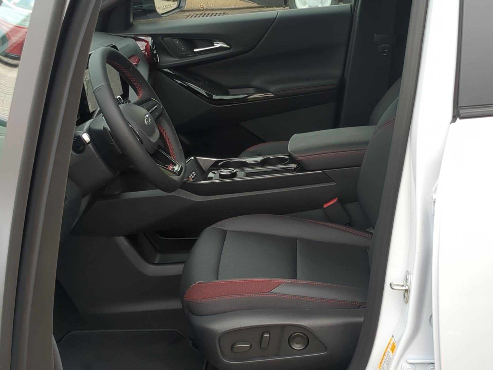New 2027 Chevrolet Equinox RS FWD image 11