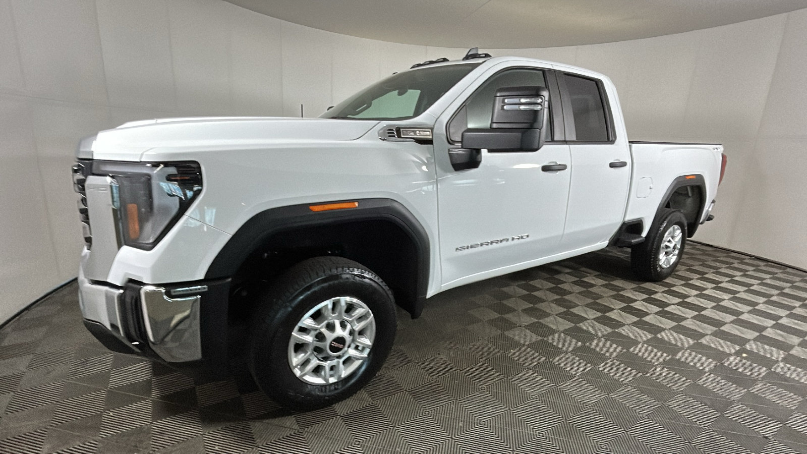 Used 2024 GMC Sierra 2500 Pro w/ Convenience Package AWD/4WD image 8