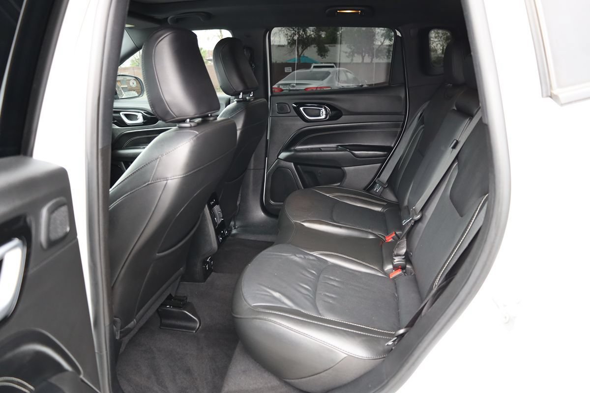 Used 2022 Jeep Compass High Altitude AWD/4WD image 13