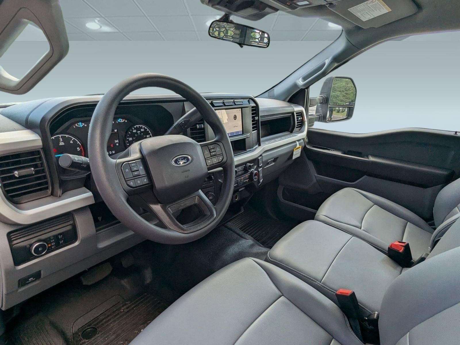 New 2024 Ford F550 2WD Regular Cab Super Duty image 3