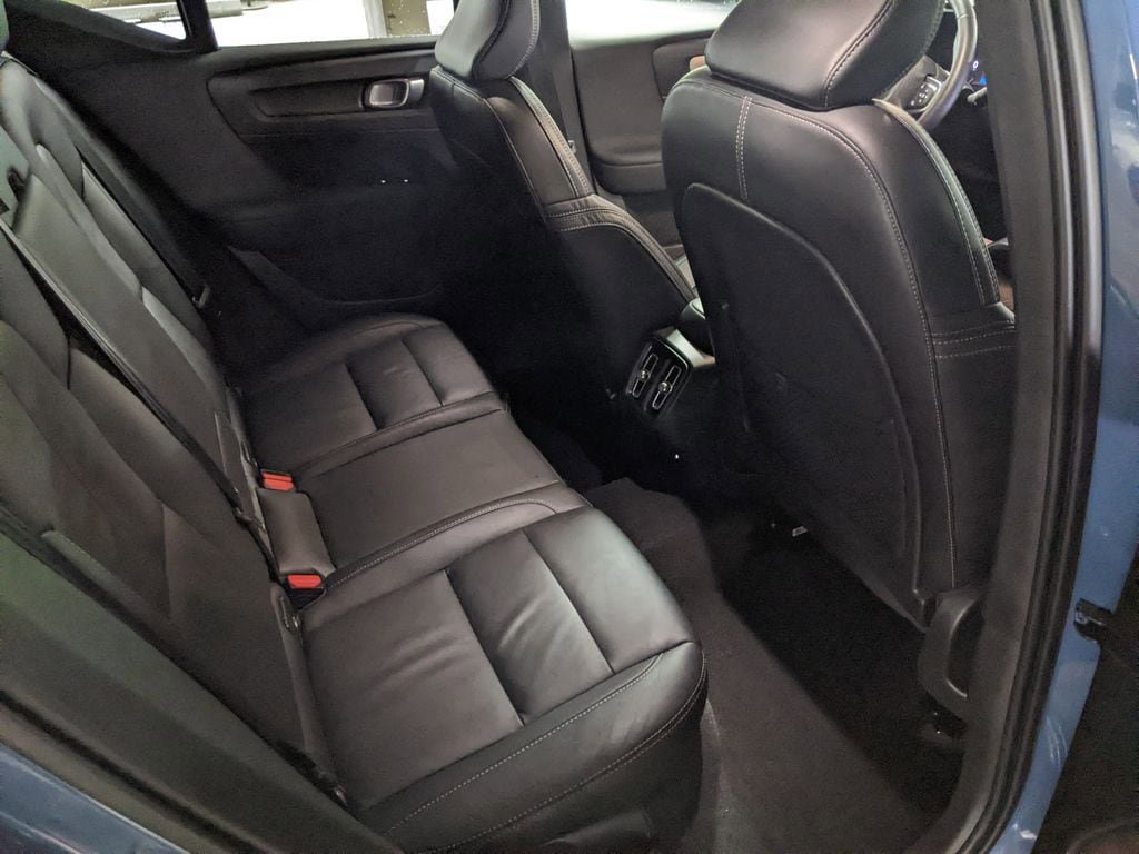 Certified 2023 Volvo XC40 B5 Ultimate w/ Protection Package Premier AWD/4WD image 25
