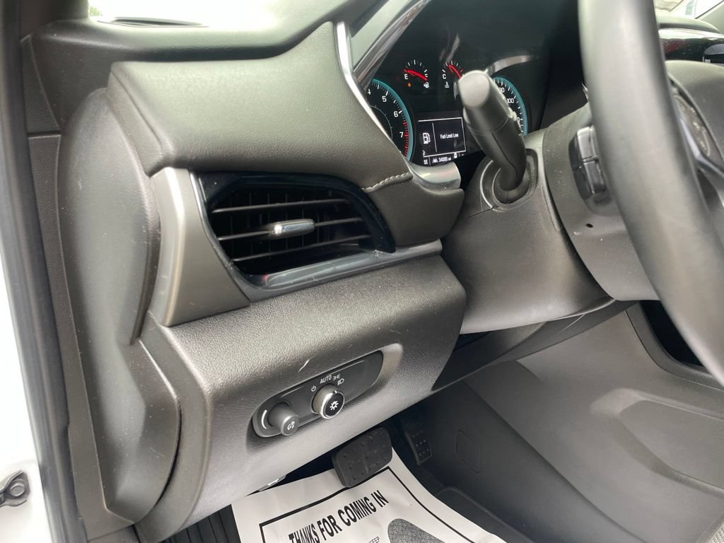 Used 2023 Chevrolet Traverse LT FWD image 43