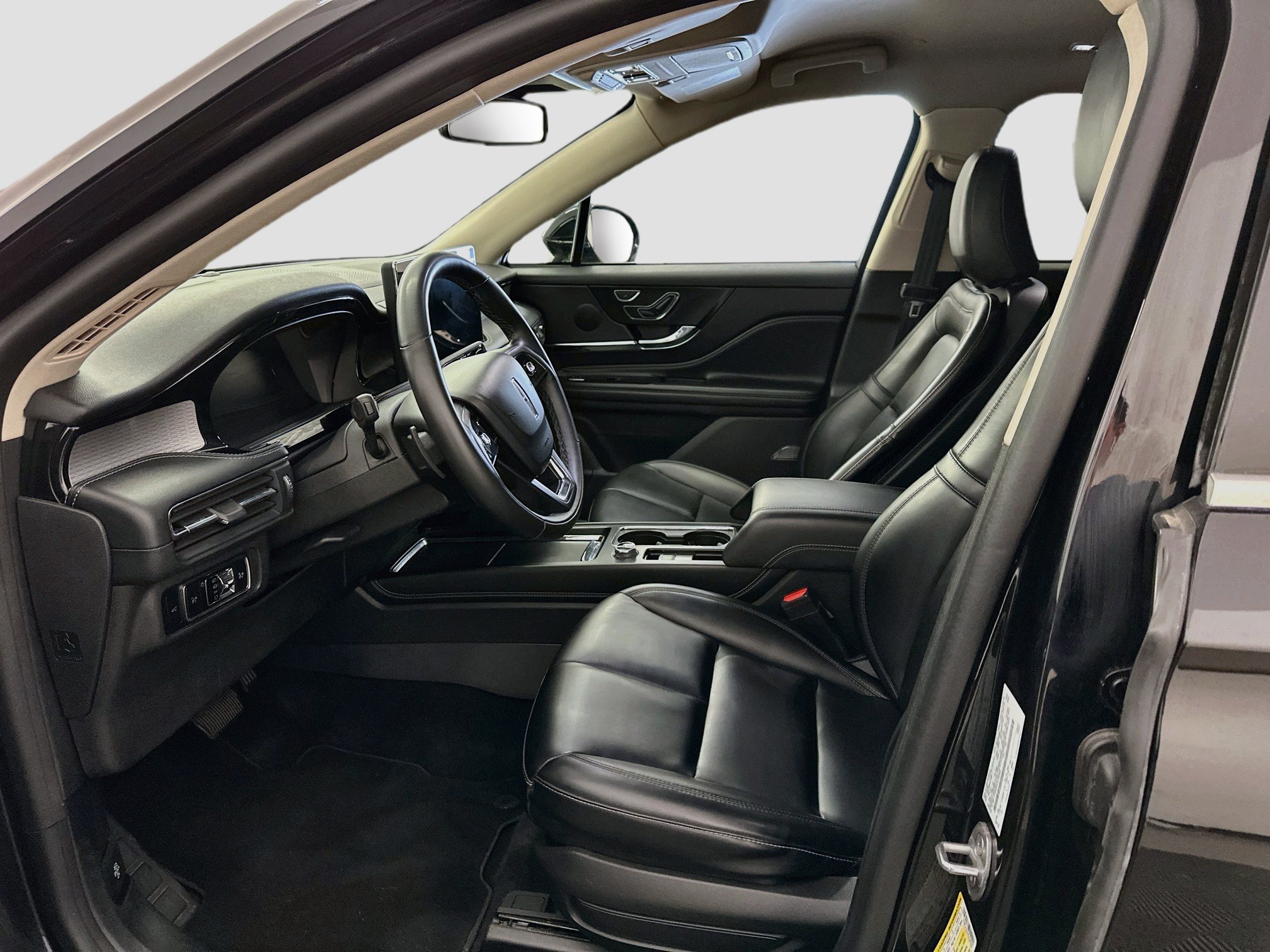 Used 2023 Lincoln Corsair AWD image 13