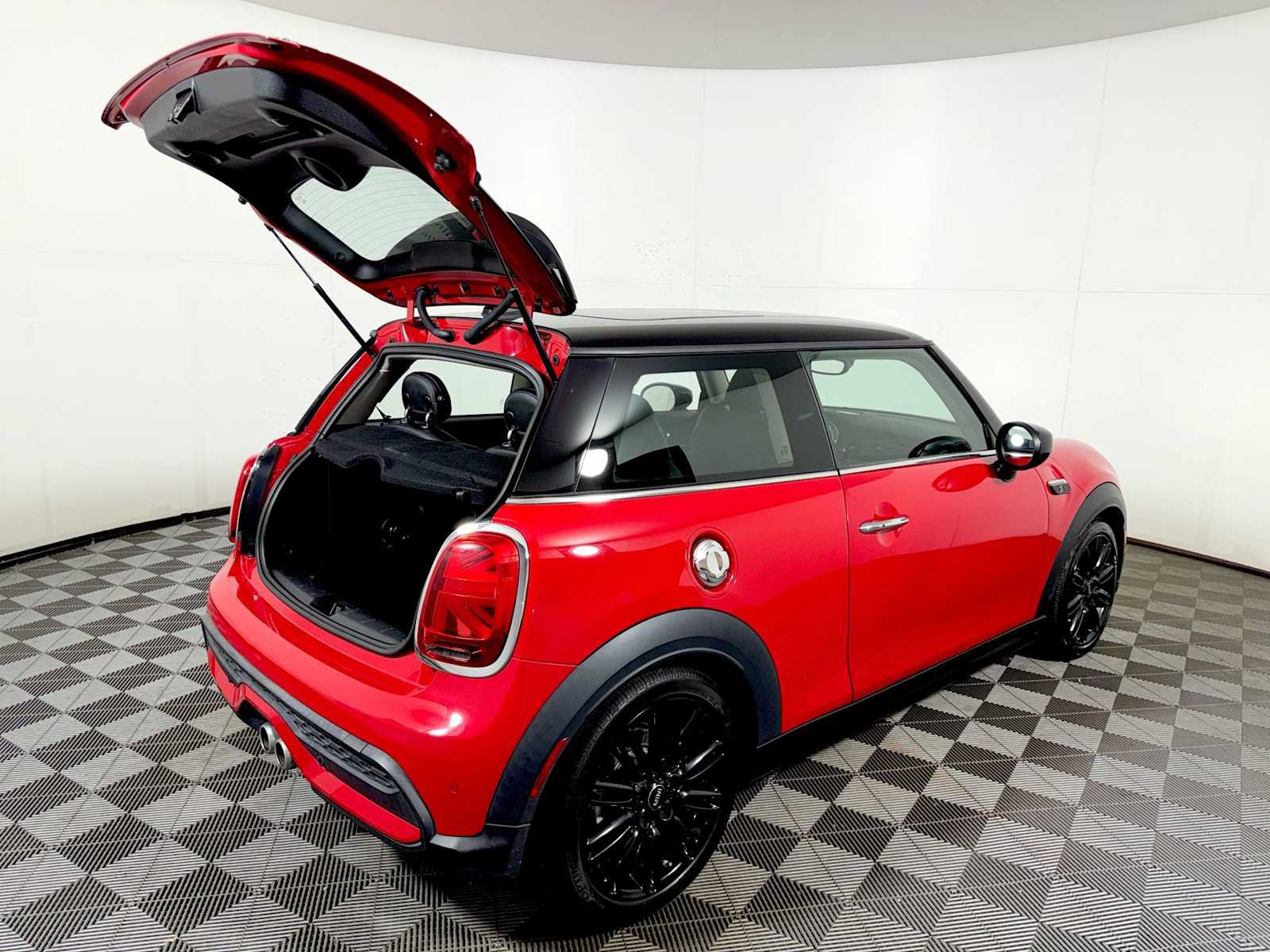 Used 2024 MINI Cooper S FWD image 23