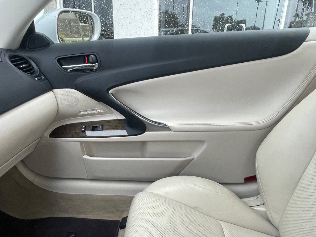 Used 2010 Lexus IS 350C RWD image 17